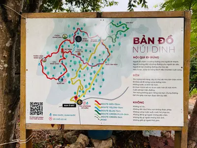 Dốc Cô Kiều dựng đứng thử thách mọi đôi chân trekker - ảnh: Bang